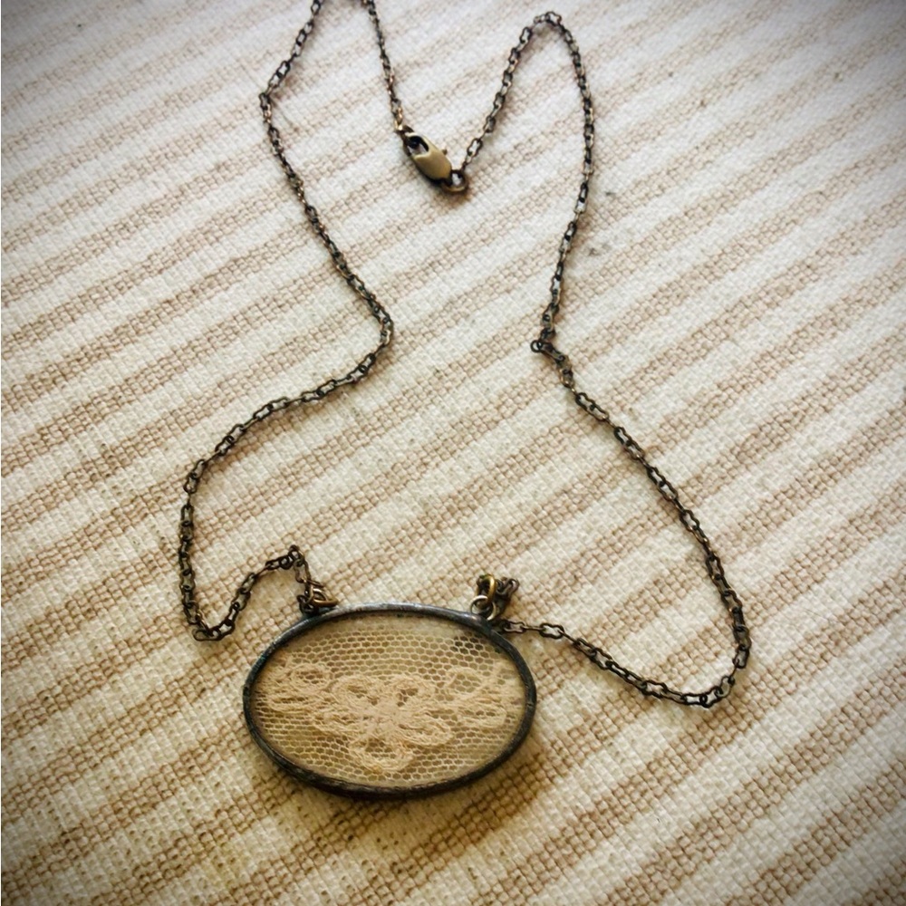 Beautiful Old Lace Pendant Necklace!